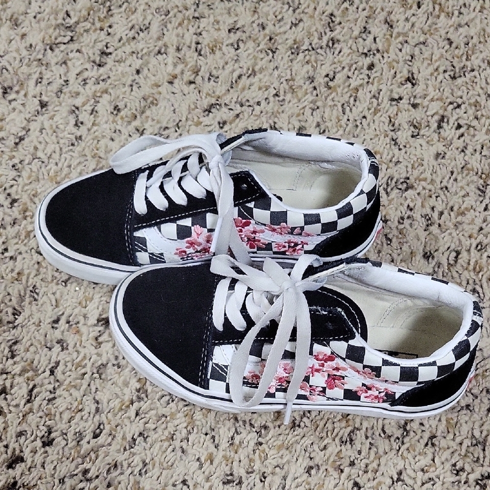 Vans Kids Black Floral Sneakers - Picture 3 of 11